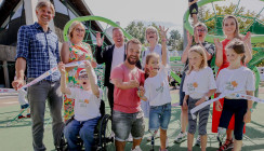 P&G, REWE & Aktion Mensch eröffnen neuen inklusiven Spielplatz