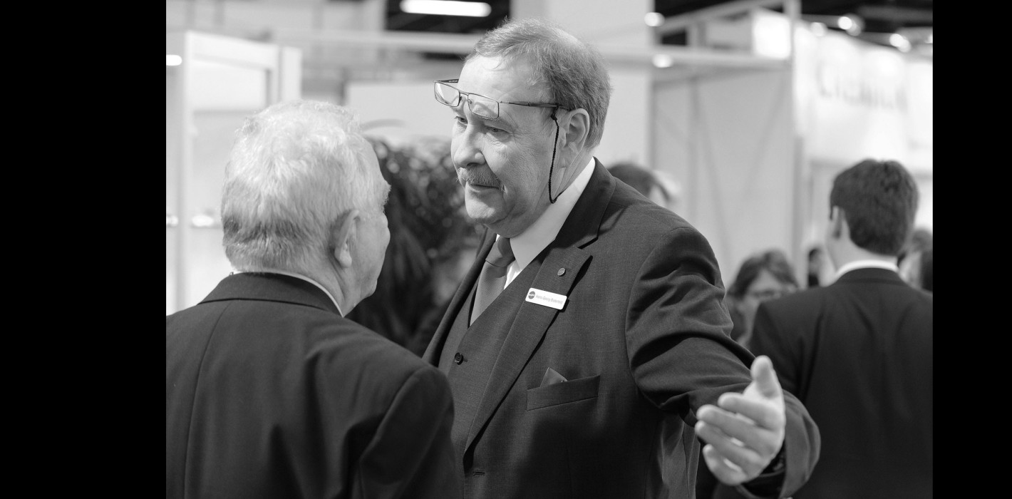 Hans-Georg Bisterfeld, Export Manager von SHOFU Dental, verstorben