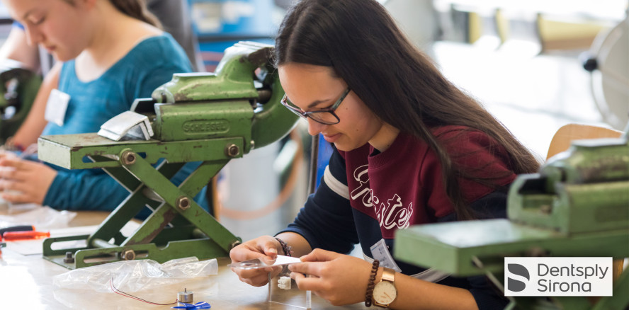 Girls‘ Day 2019: Dentsply Sirona heißt Schülerinnen willkommen