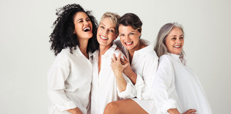 Mundgesund durch die Wechseljahre: neue Umfrage zeigt Aufklärungsbedarf