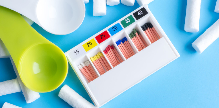 Papierspitzen – geniale kleine Helfer bei Wurzelbehandlungen