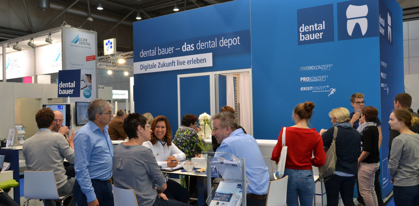 Pflicht für die Branche, Kür für dental bauer