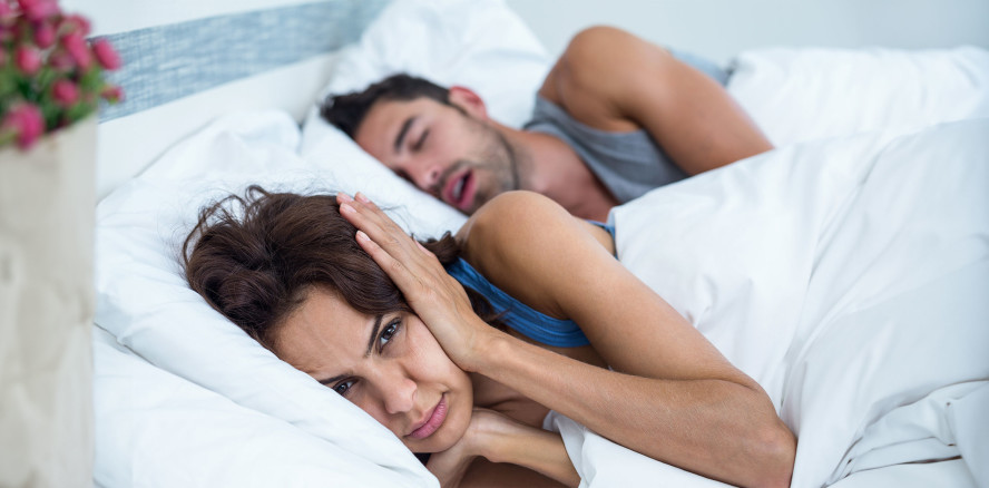 Schnarchen: Wie Zahnärzte für erholsamen Schlaf sorgen