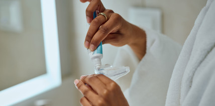 Zähnebleichen zwischen ­Ästhetik und ­Strukturveränderung