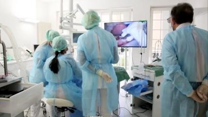 Live-OP an der HL-Dentclinic
