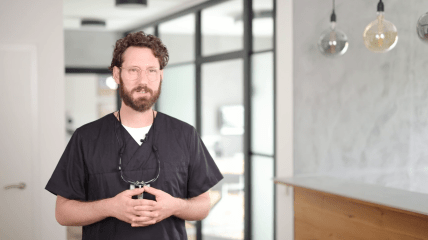 Jonas Barth über die Behandlungseinheit Signo T500
