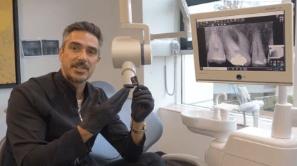 Dr. Miguel Stanley stellt die Vorteile des RVG 6200-System vor